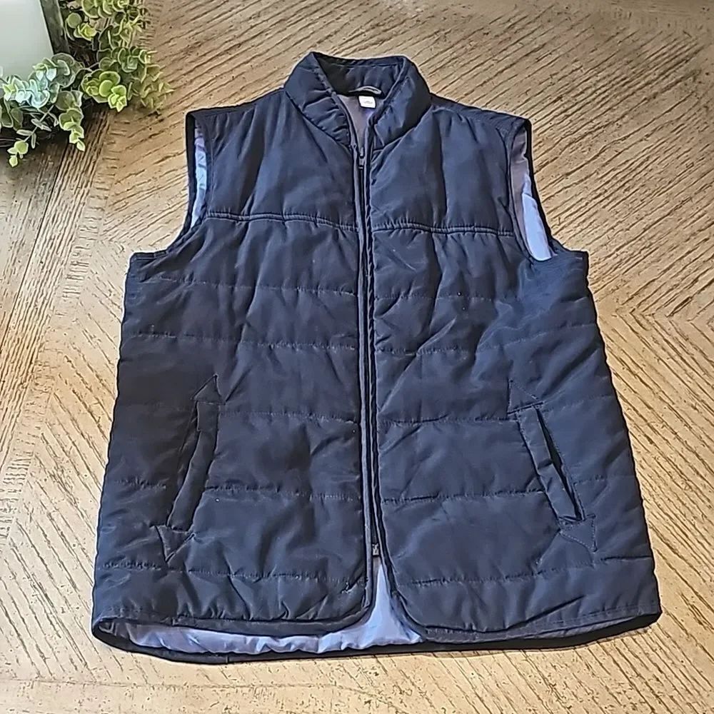 Navy zip up puffer vest size M